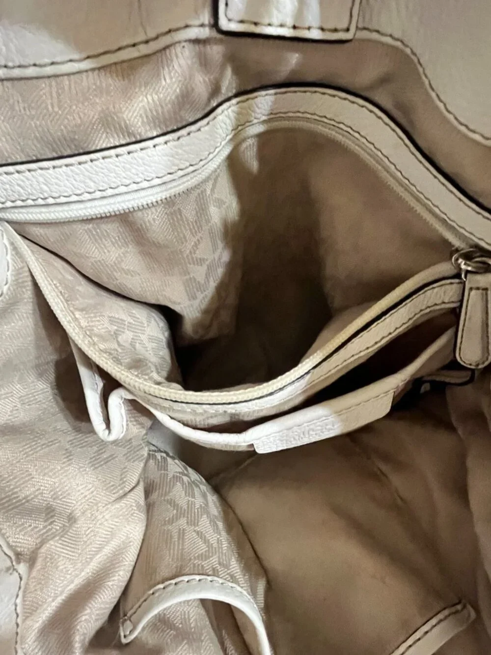 MICHAEL KORS Tan & White Marina Canvas Drawstring Bucket Bag